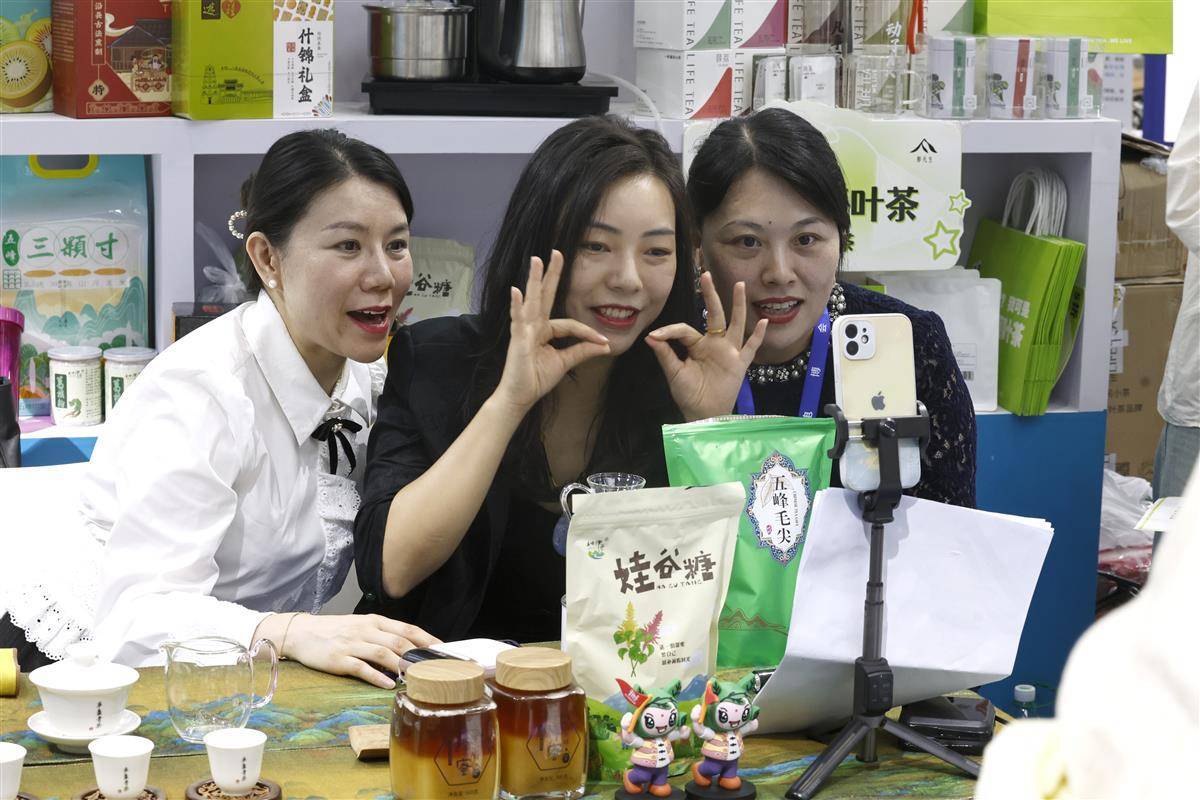 爱生活棋牌